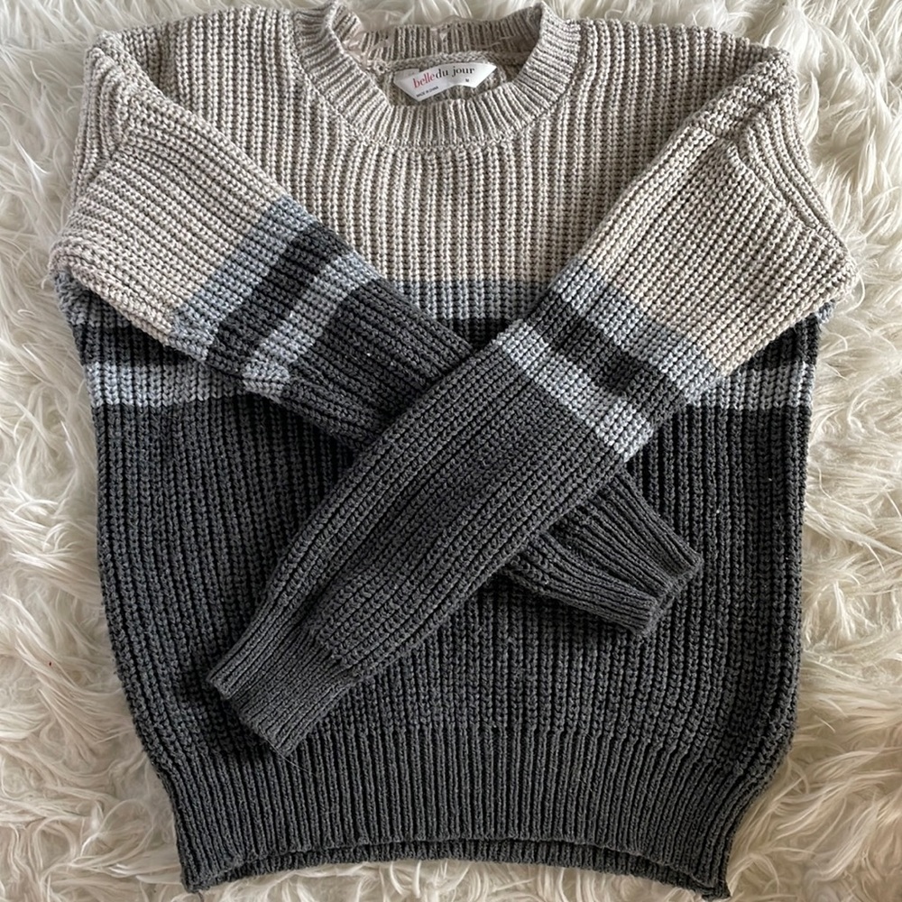 GREY WHITE AND BLUE KNITTED SWEATER